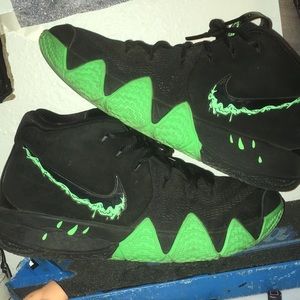 RARE kyrie 4 Halloween’s